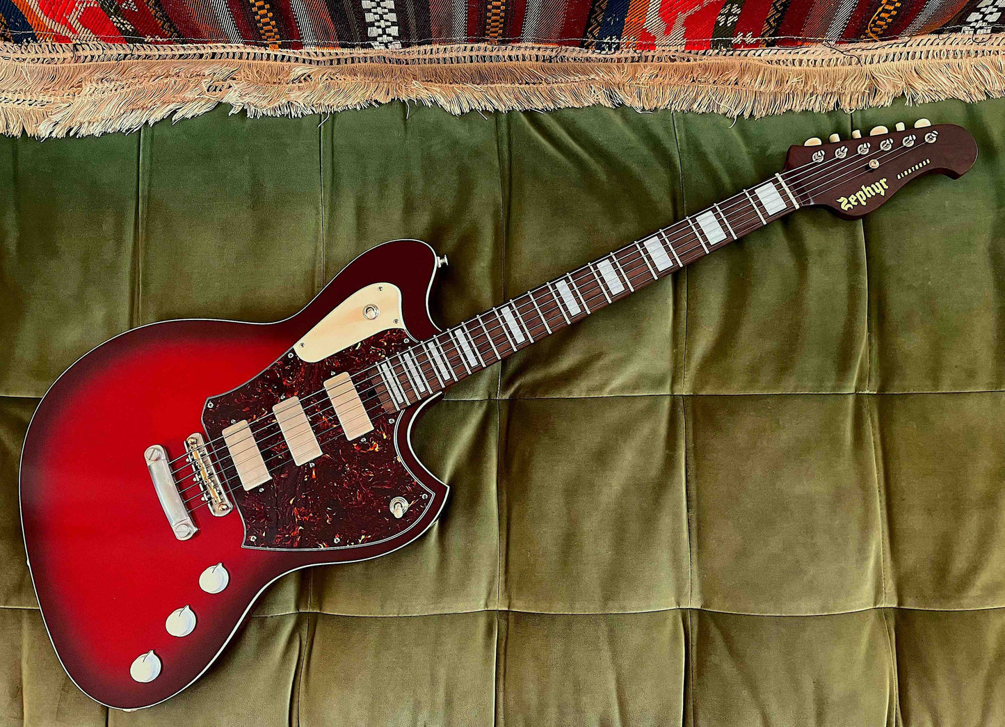Albatross III - Memphis Red Burst