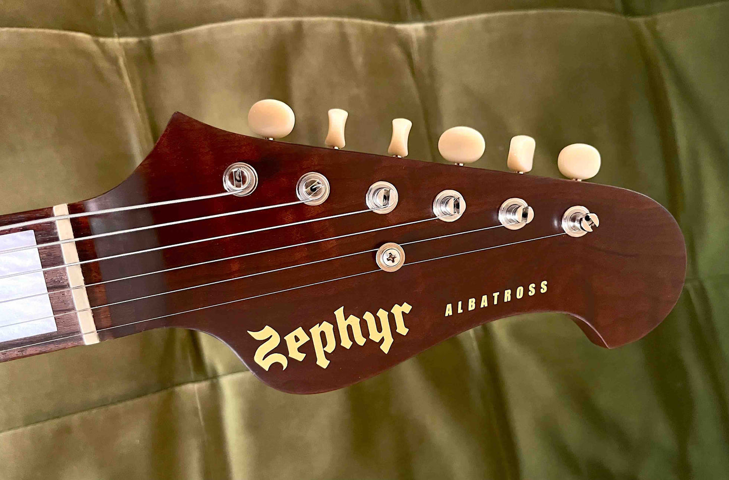 Albatross III - Memphis Red Burst