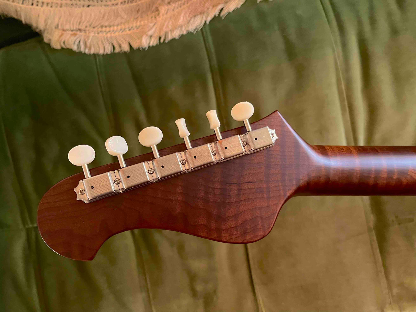 Albatross III - Memphis Red Burst